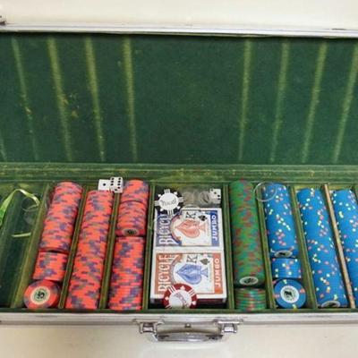1253	CASINO DE ISTHMUS *JAMES BOND* POKER CHIPS,47 $25 CHIPS, 192 $1 CHIPS, 147 $5 CHIPS, CASE WORN
