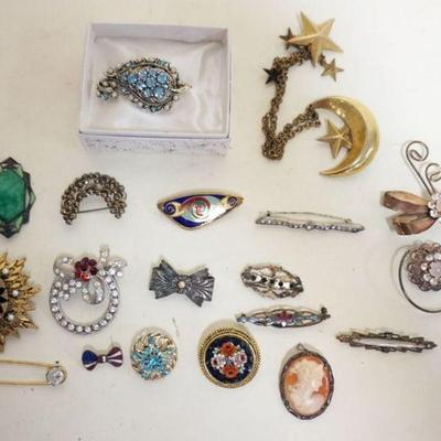 1244	GROUP OF ASSORTED PINS
