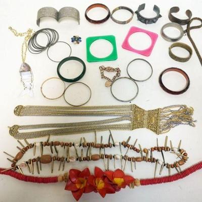 1270	ASSORTED COSTUME JEWELRY 
