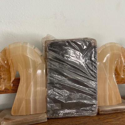 bookends