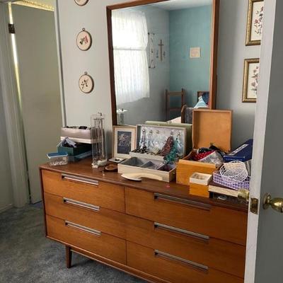 mcm dresser