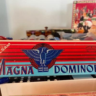 dominos