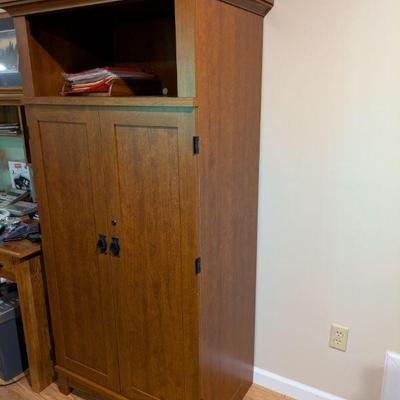 Desk armoire