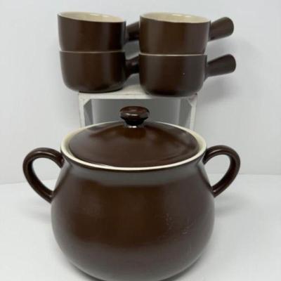 ﻿Brown & Cream Ceramic Bean Pot w/ Lid + 4 Piece Chili Bowl Set	