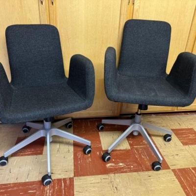 Pair of Mid-Century Modern Swivel Armchairs in Charcoal Gray Fabric	