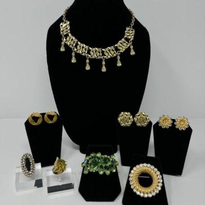 ﻿Vintage Gold-Tone Jewelry Set w/ Rhinestones & Pearls	