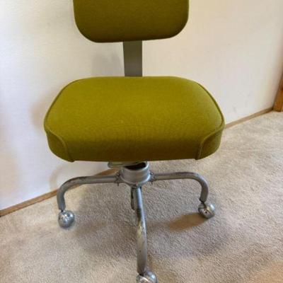 Vintage Vibrant Apple Green Swivel Chair by Cole	