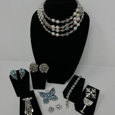 ﻿Vintage Rhinestone Jewelry Set: Mid-Century Crystal Necklace, Brooches, Earrings + 	