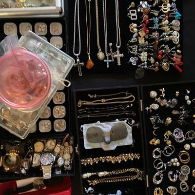 costum jewelry