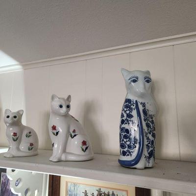 Stately Blue White Porcelain Cat ,ELPA Alcobaca 9” Ceramic Floral Cat Figurines Made in Portugal