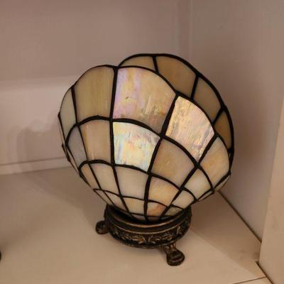 Vintage Stained Glass Clam Shell Accent Lamp