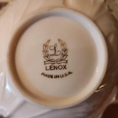 LENOX DOUBLE LEAF CANDY DISH WITH CENTER HANDLE