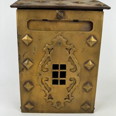 #182 • Solid Brass Mailbox - Wall Mount
WWW.LUX.BID