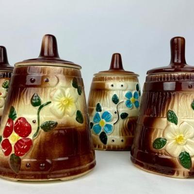 #172 • Four McCoy Butter Churn Magnolia Cookie Jars
WWW.LUX.BID