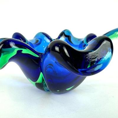 #349 • Art Glass Bowl in Blue & Green
WWW.LUX.BID
