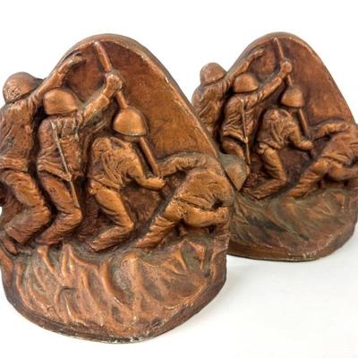 #114 • WWII Marine Inspired Metal Book Ends
WWW.LUX.BID