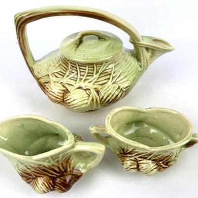#69 • McCoy Pottery Pine Cone Tea Pot Set - 1940s
WWW.LUX.BID
