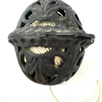 #57 • Ornate 19th Century Cast Iron Hanging String Holder
WWW.LUX.BID