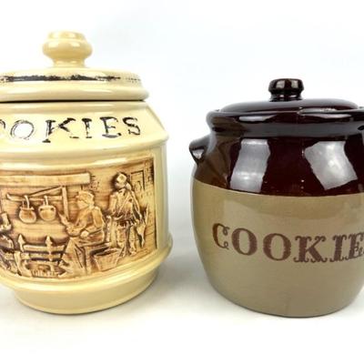 #16 • McCoy Pottery Frontier Family & Monmouth Bean Pot Cookie Jar
WWW.LUX.BID