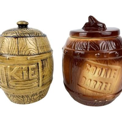 #306 • Monmouth & American Bisque Cookie Barrel Cookie Jars
WWW.LUX.BID
