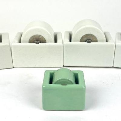 #55 • Vintage Porcelain Sengbusch and Avon Ideal Moisteners (5)
WWW.LUX.BID
