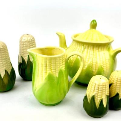 #10 • Vintage Shawnee Corn King Teapot, Creamer & Salt & Pepper Shakers
WWW.LUX.BID