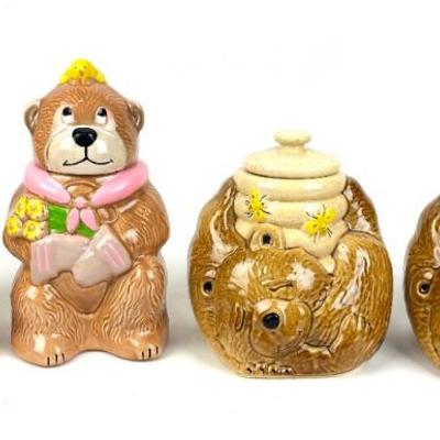 #98 • 4 Vintage Bear Cookie Jars - 2 Nelson McCoy Teddy & Friend Cookie Jars And 2 Honey Bear Cookie Jars
WWW.LUX.BID