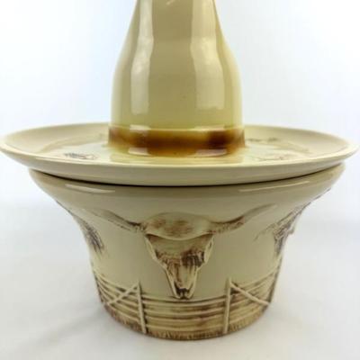 #268 • McCoy Pottery El Rancho Sombrero & Bowl Set
WWW.LUX.BID