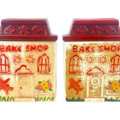 #331 • Vintage 1977 Judy Of California Bake Shop House Cookie Jars (2)
WWW.LUX.BID