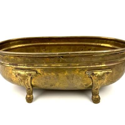 #49 • 14" Hammered Brass Claw Foot Oval Jardiniere Planter
WWW.LUX.BID