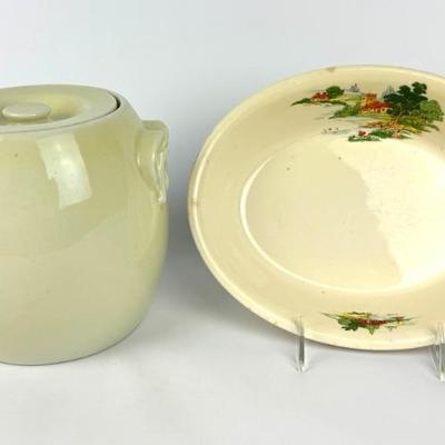 #167 • Hall Superior Quality Kitchen Pub Pretzel Cookie Jar & Bak-Serv Oval Dish
WWW.LUX.BID