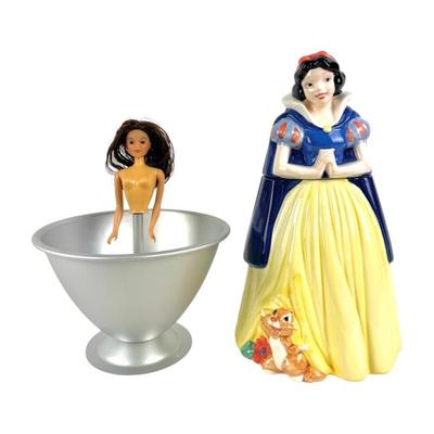 #302 • Wilton Doll Cake Mold Pan Set and Treasure Craft Snow White Cookie Jar
WWW.LUX.BID 