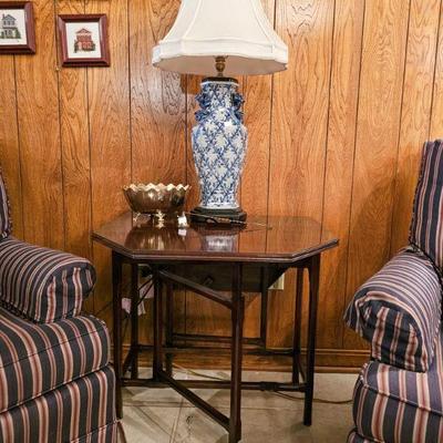 Small gate leg table