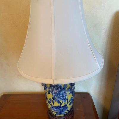 A Pair of Chinese Porcelain lamps 