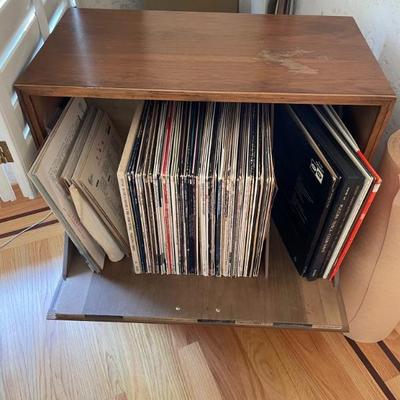 Record cabinet 