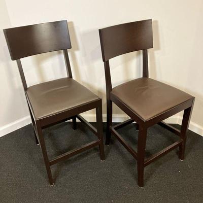 (2pc) Crate & Barrel Bar Stools | Pair of C&B leather seat Bar Stools. - l. 17.75 x w. 17” x h. 39.5” in (Seat H 23”)

