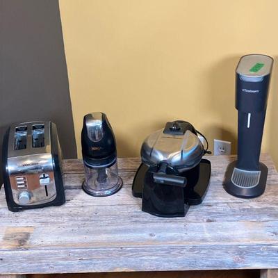 (4pc) Soda Stream, Waffle Maker, Toaster, Ninja Appliances | Kitchen Appliances including: *Soda Stream with bottles and new charger...