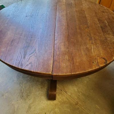 Oak low round table 