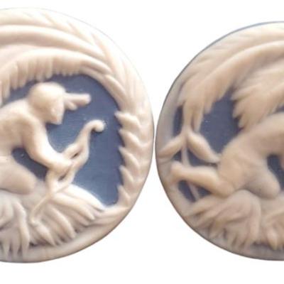 Jasperware Button pair of man and a bow 