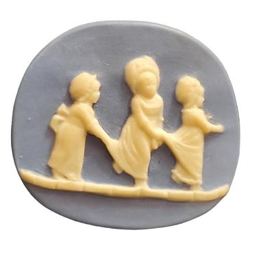 Jasperware Button 3 happy childreb