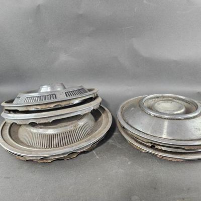 Lot 436 | Vtg Hubcaps Lot
