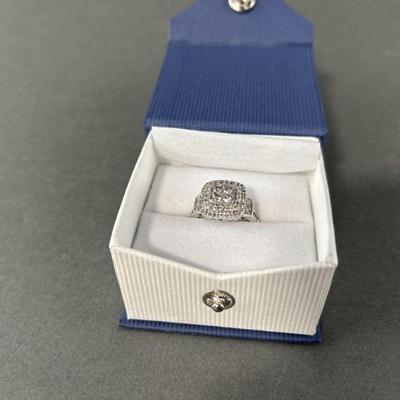 Lot 4a | 10k SK9 Diamond Ring
