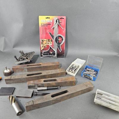 Lot 326 | Toolpost, Metal Dowels, & More
