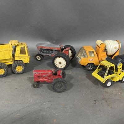 Lot 399 | Vintage Toy Tractors & Trucks Tonka, Ertl & More
