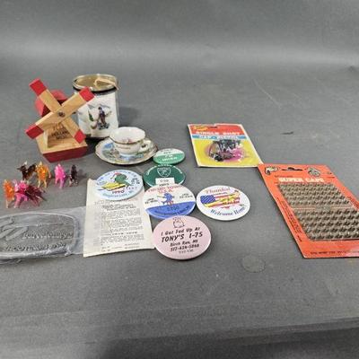 Lot 412 | Vtg Pins and More
