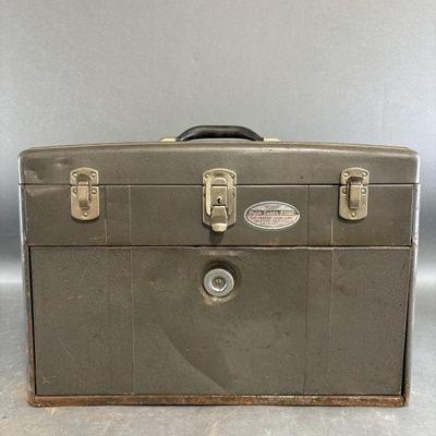 Lot 364 | Vintage Union Super Steel Toolbox
