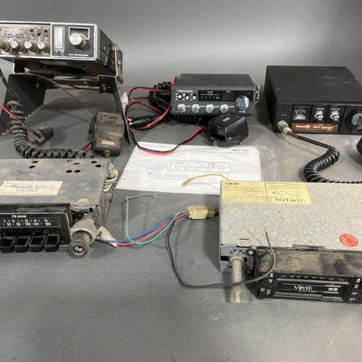 Lot 294 | Vintage Radios Realistic TRC-465 40 Channel
