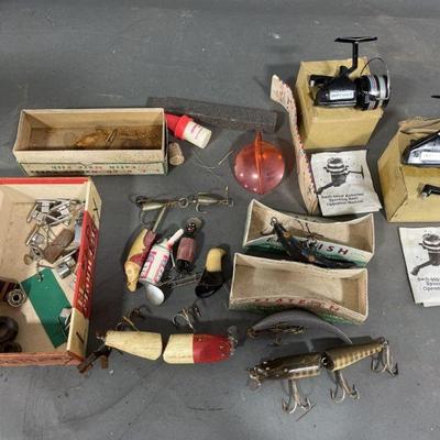 Lot 341 | Vintage & Novelty Lures & 2 Swift-660 F Reels
