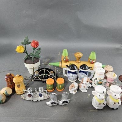Lot 407 | Vtg Salt And Pepper Shakers Lot
