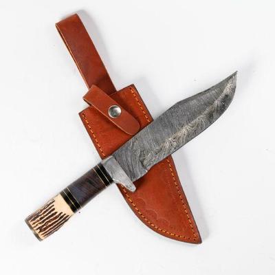Lot 103o | Handmade Damascus Steel Knife
